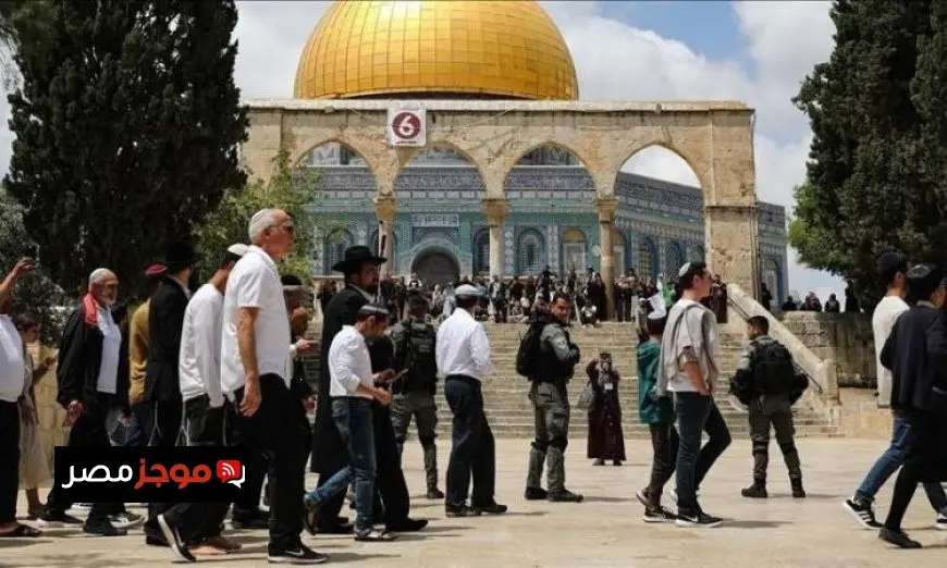 عشرات من المستوطنين الإسرائيليين يقتحمون باحات المسجد الأقصى في القدس الشرقية المحتلة