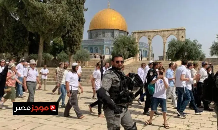 عشرات الإسرائيليين يقتحمون المسجد الأقصى في القدس ويثيرون التوترات
