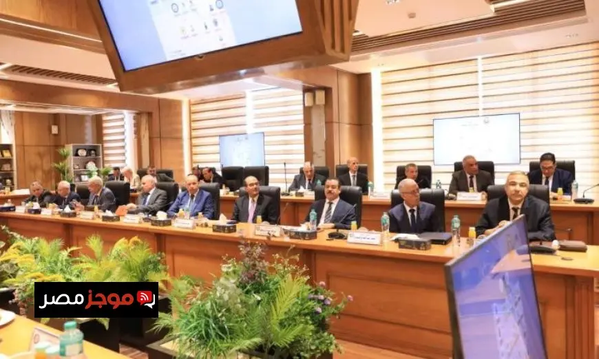 عاشور يدعو للاستعداد للعام الدراسي الجديد وكشف الجداول الدراسية مبكراً
