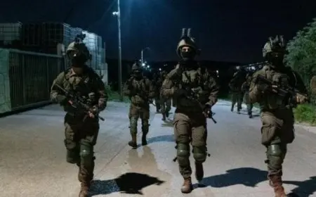 قوات الاحتلال الإسرائيلي تداهم بلدة حزما في شمال شرق القدس المحتلة