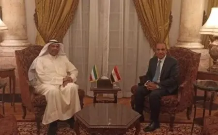 وزير الخارجية يجتمع مع نظيره الكويتي لتعزيز أواصر التعاون الثنائي
