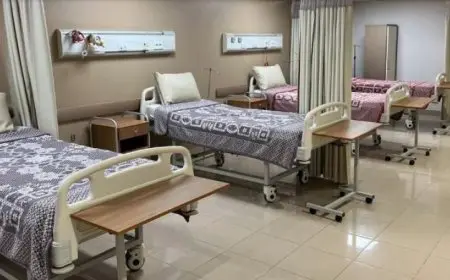 وزير الصحة يستعرض تقريرا حول تنفيذ المشاريع الصحية في عشر محافظات