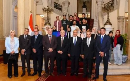 وزير الخارجية يجتمع بأوائل الثانوية العامة في حدث تفاعلي مع جريدة الجمهورية