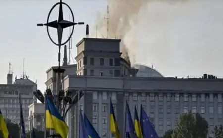 روسيا تشن غارات على قواعد عسكرية أوكرانية وتستهدف مقر الحكومة في كييف