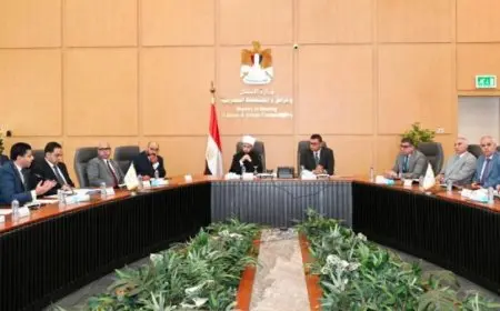 اجتماع وزيري الإسكان والأوقاف لبحث القضايا المشتركة بين الوزارتين