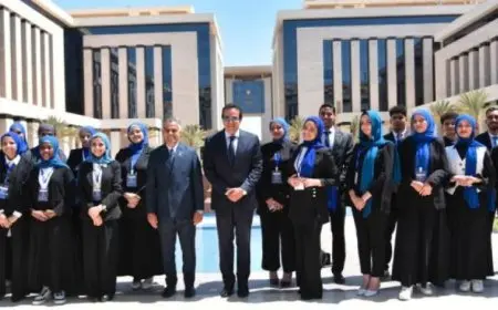 وزير الصحة يناقش مع رئيس مؤسسة شباب القادة تأهيل طلاب المدارس لدور قيادي متميز