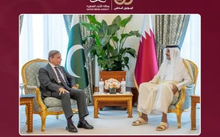 امير قطر ورئيس وزراء باكستان يتبادلان الآراء حول القضايا الإقليمية والدولية الراهنة