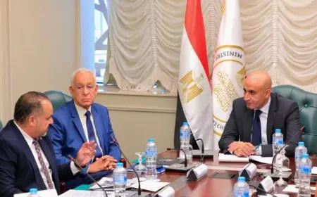 وزير التعليم يبحث سبل تعزيز التعاون مع وفد مؤسسة مصر الخير
