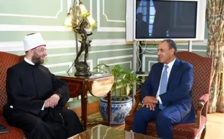 وزير الخارجية يشيد بالتعاون المستمر مع وزير الأوقاف لتعزيز التنسيق بين الوزارتين