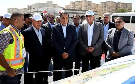 مدبولي يراقب تقدم أعمال محطة الأتوبيس الترددي بجوار المتحف المصري الكبير