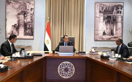 رئيس الوزراء يراقب خطة التوسع في إنشاء محطات تحلية مياه البحر لتعزيز الموارد المائية