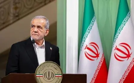 الرئيس الإيراني يؤكد على أهمية القمة العربية الاستثنائية في توحيد المواقف لمواجهة إسرائيل