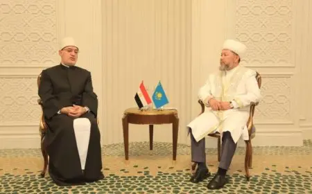 نظير عياد يلتقي مفتي كازاخستان لتعزيز التعاون في مجالات الفتوى والتأهيل العلمي