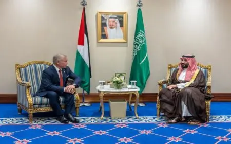 ملك الأردن وولي العهد السعودي يناقشان تعزيز العلاقات الثنائية وآخر التطورات الإقليمية