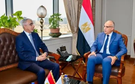 سويلم ووزير الأشغال البحريني يستعرضان سبل تعزيز التعاون في إدارة الموارد المائية