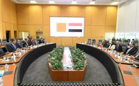 وزير الإسكان يبحث سبل التعاون مع وزير الأشغال في البحرين لتعزيز التنمية العمرانية