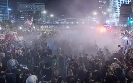 الشرطة الإسرائيلية تفرق اعتصاماً حاشداً أمام منزل نتنياهو