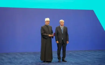 رئيس كازاخستان يكرم مفتي الجمهورية بوسام الشرف لدوره الفعال في تعزيز الحوار بين الأديان