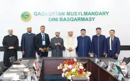 مفتي كازاخستان ووزير الأوقاف يستعرضان آفاق التعاون المشترك لتعزيز العلاقات الدينية
