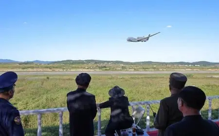 زعيم كوريا الشمالية يقود اختبار طائرة مسيرة هجومية حديثة