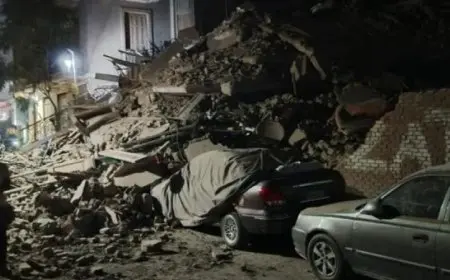 محافظ القاهرة يتخذ خطوة عاجلة بإخلاء سكان عقار باب الشعرية قبل ساعة من انهياره