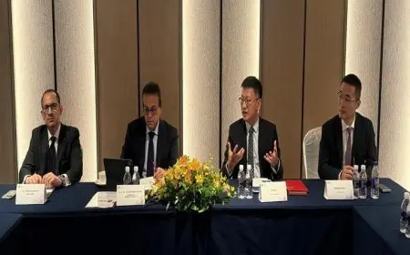 وزير الصحة يناقش مع مسؤولي هواوي آفاق التعاون في مجال التكنولوجيا الطبية