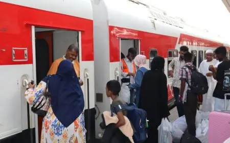 السكة الحديد تطلق الرحلة الثامنة عشر لإعادة السودانيين الطوعية إلى وطنهم