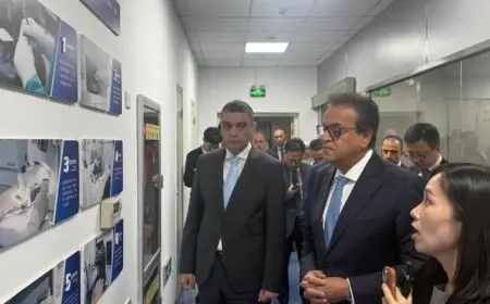 وزير الصحة يقوم بجولة تفقدية في مركز نينجبو للباثولوجيا الإكلينيكية في الصين
