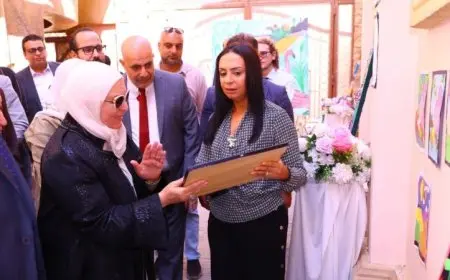 وزيرة التضامن تقوم بزيارة أكاديمية ألزهايمر وتستعرض وحدة الرعاية عن بعد