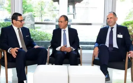 اجتماع ثلاثي بين وزير الخارجية ووزيري خارجية اليونان وقبرص لتعزيز التعاون الإقليمي