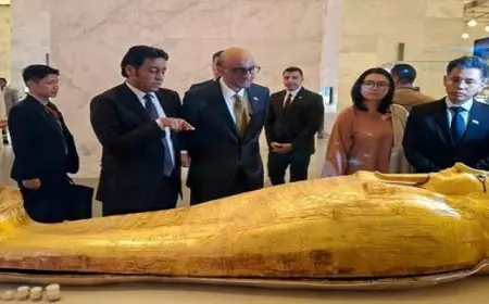 رئيس جمهورية سنغافورة يزور المتحف القومى للحضارة المصرية