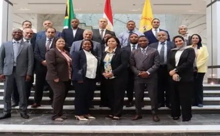 البنك المركزى يستضيف وفدا من جنوب إفريقيا للاطلاع على تجربة إنشاء وتشغيل دار الطباعة ومركز النقد