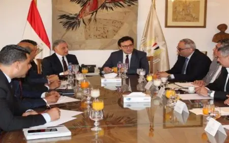 وزير الثقافة ومحافظ الإسماعيلية يبحثان ترتيبات الاحتفال بعام “أم كلثوم”