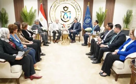 الرعاية الصحية ويتعاون مع يونيليفر لتدشين حملة صحتك امسك فيها بإيدك لتعزيز الشراكة