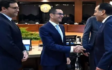 وزير الاستثمار يستعرض موقف فرض رسوم وقائية مؤقتة على واردات بعض منتجات الصلب