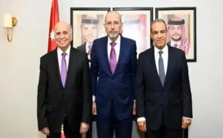 وزير الخارجية يقود اجتماع آلية التعاون الثلاثي بين مصر والأردن والعراق لتعزيز الشراكات الإقليمية