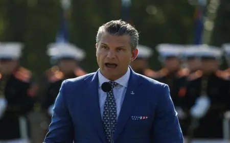 وزير الدفاع الأمريكي يجمع مئات من القادة العسكريين للاجتماع الحاسم الأسبوع المقبل