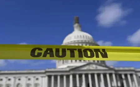 البيت الأبيض يحذر من تسريح جماعى لموظفى الحكومة مع اقتراب الإغلاق الفيدرالى