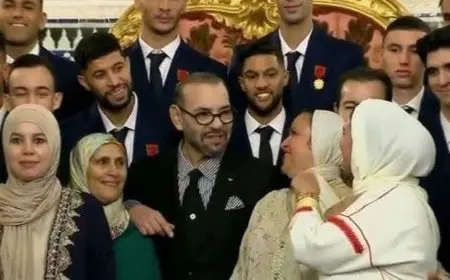 حكيمي يكشف عن كواليس لقاء ملك المغرب مع أمهات اللاعبين