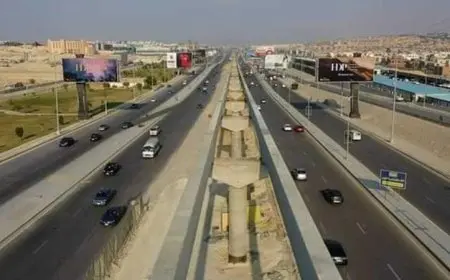 انسيابية حركة المرور في معظم شوارع القاهرة مع استمرار التحويلات حول شارع 26 يوليو