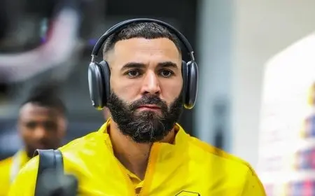 مورينيو يغازل بنزيما.. نجم الاتحاد يلوح بالعودة إلى أوروبا