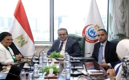 وزير الصحة يعقد اجتماعًا مع البنك الدولي لتعزيز التعاون في القضايا السكانية