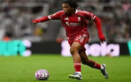ليفربول يعلن عن توقيع عقد احترافي مع نجمه الشاب المميز