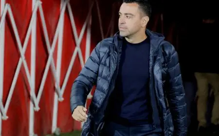 أسطورة برشلونة يقترب من تولي تدريب الاتحاد خلفا للوران بلان