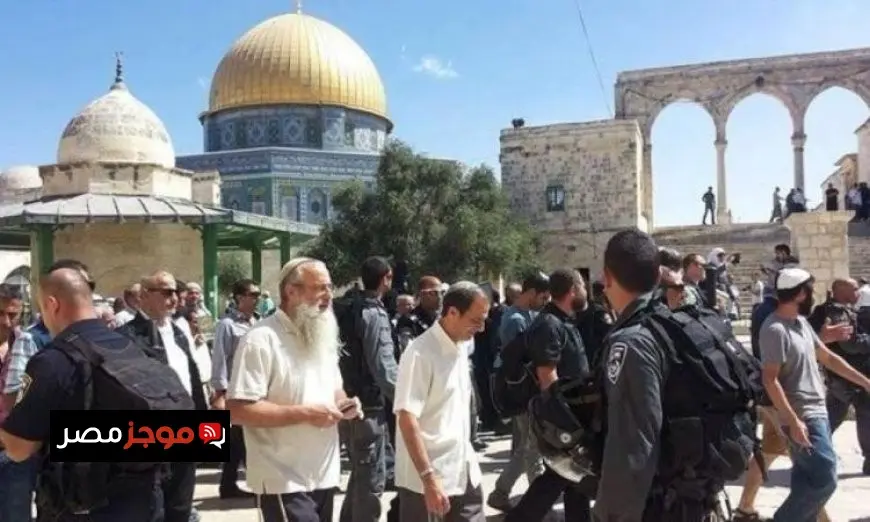 مستوطنون إسرائيليون يهاجمون باحات المسجد الأقصى في تصعيد جديد
