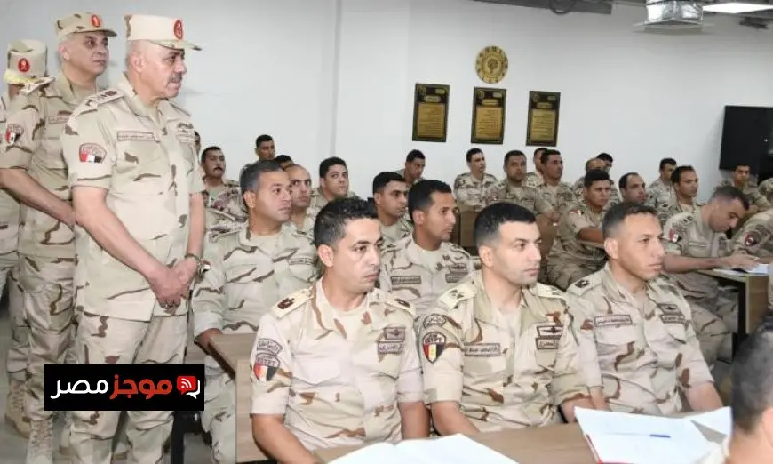 الفريق أحمد خليفة يستعرض آخر تطورات المنظومة التعليمية في المعاهد العسكرية عبر الفيديو