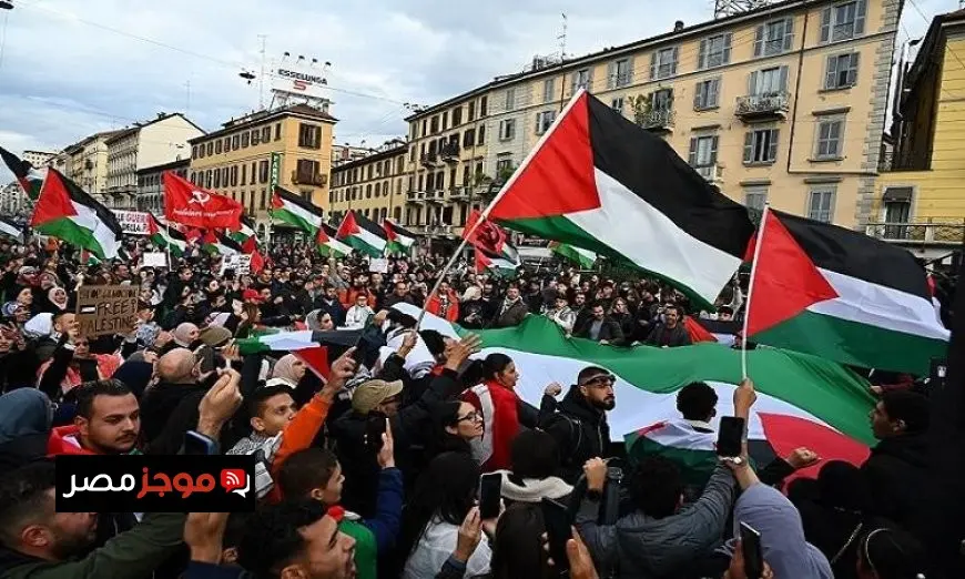 تظاهرات ضخمة في باريس تطالب بإنهاء الإبادة الجماعية في غزة