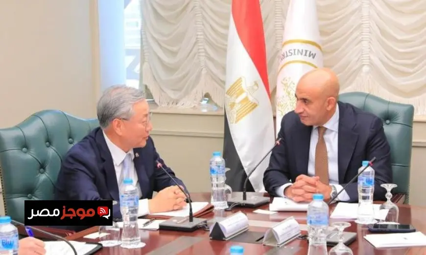 وزير التعليم يعقد اجتماعًا مع سفير كوريا الجنوبية في القاهرة لتعزيز التعاون التعليمي