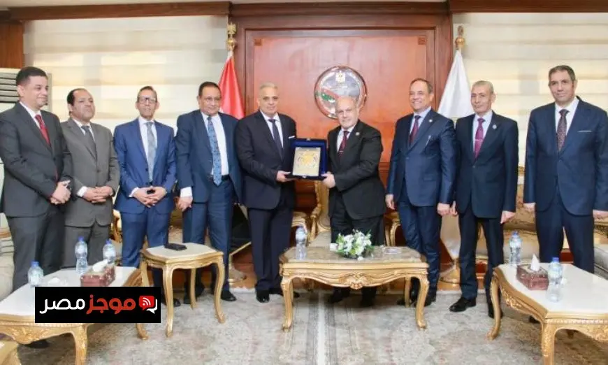 رئيس النيابة الإدارية يرحب بوفد مجلس قضاة مصر في زيارة تهنئة بمناسبة توليه المنصب الجديد
