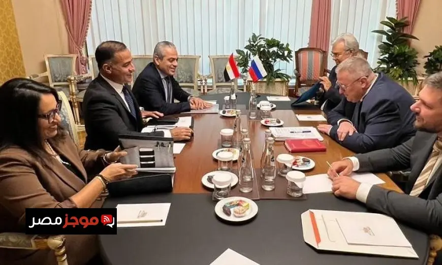 سفير مصر في موسكو يشدد على ضرورة تعزيز العلاقات الثنائية مع روسيا لتعزيز التعاون المشترك